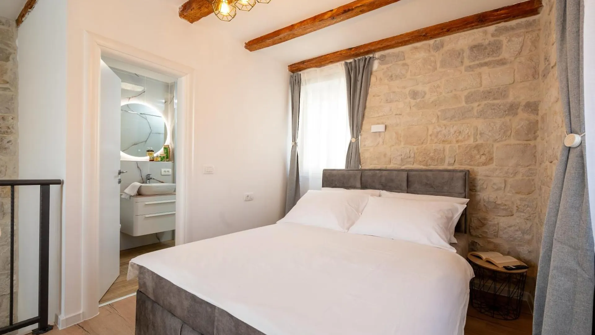 Apartment Villa IV